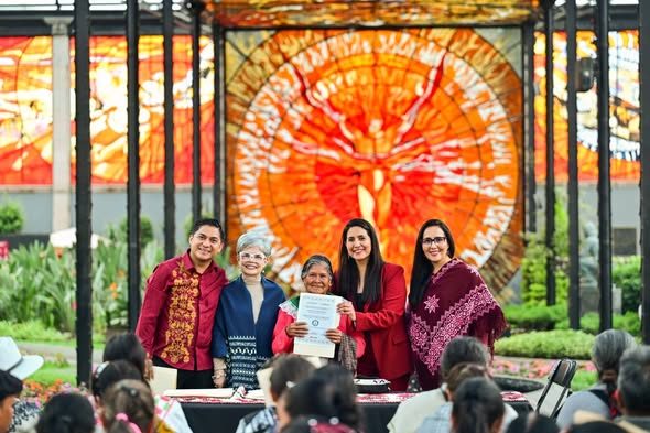 Distingue Gobierno del Edoméx a Artesanas y Artesanos que Contribuyeron al Récord GUINNESS de La “Exposición de Bordados y Tejidos Más Grande del Mundo”